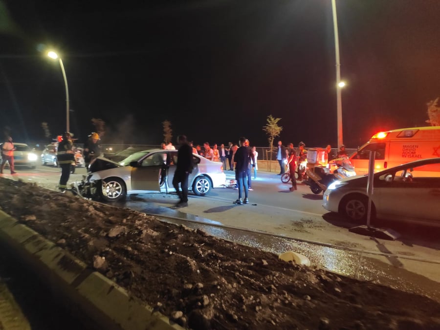 ארבעה חרדים נפצעו בתאונה בין שני רכבים