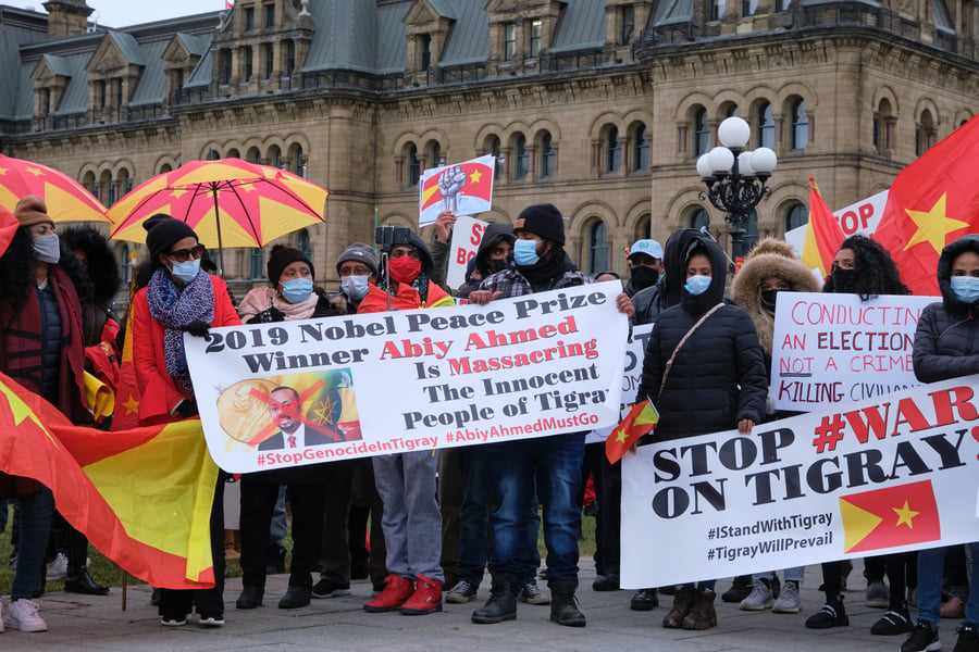 הפגנה בקנדה נגד אבי אחמד ופרס הנובל שקיבל