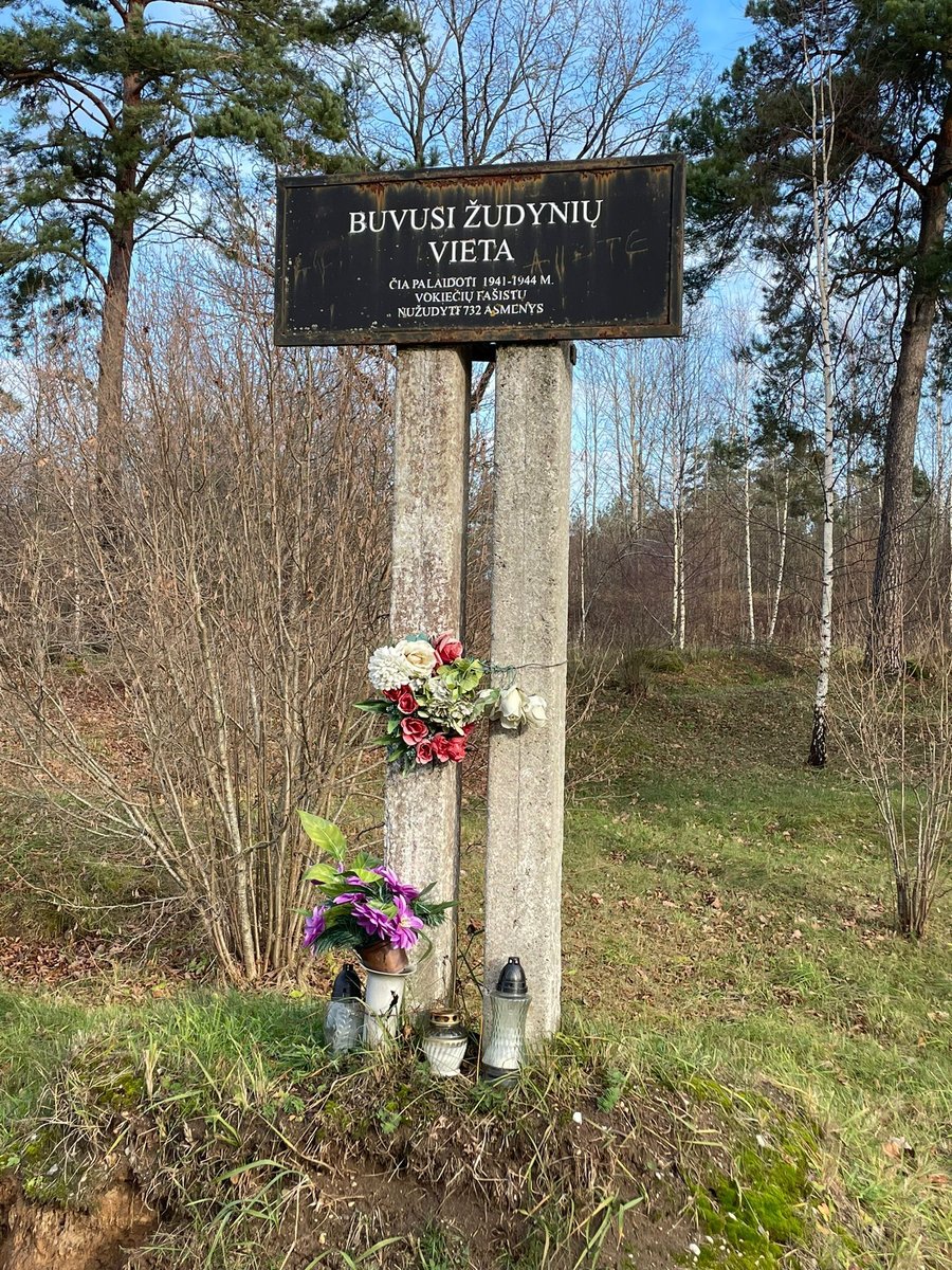 קבר במסלול אופניים; "מתחת לקבר יש עצמות של יהודים שנרצחו בשואה"