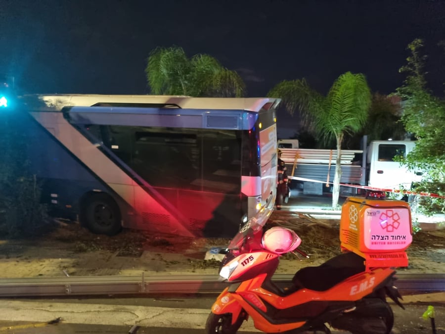 תל אביב: אוטובוס מחץ למוות אישה בת 40