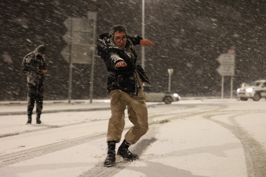 שלג ומחסומים: לילה לבן בעיר צפת • תיעוד