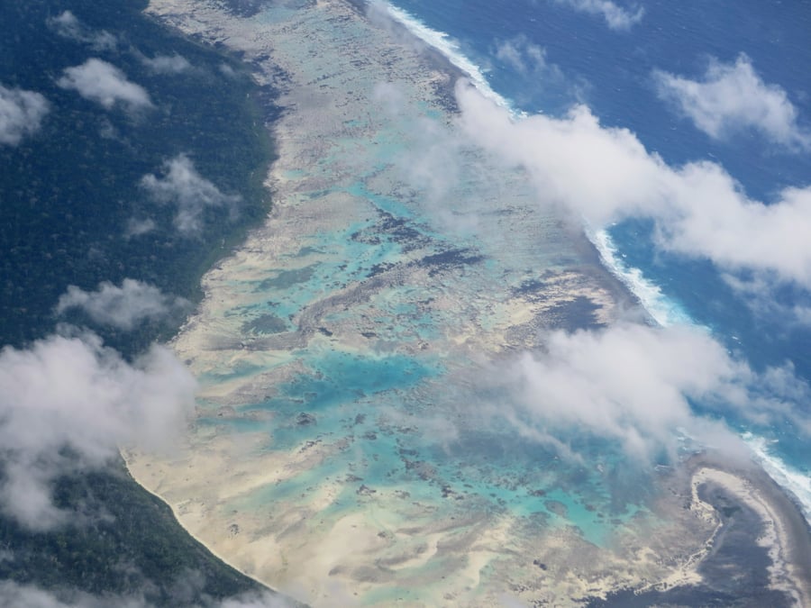 האי האסור - מבט מתוך מטוס