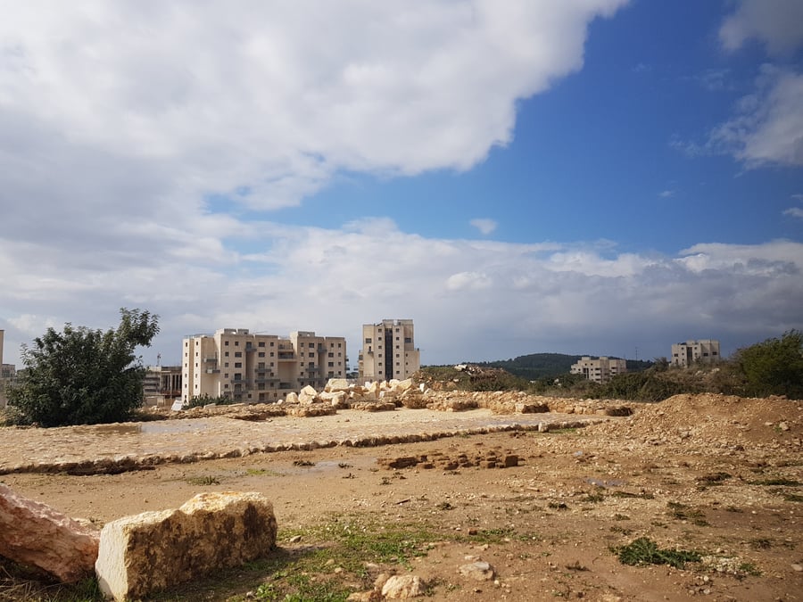 בית שמש החדשה, מבט מהעיר העתיקה 'תֵּל יַרְמוּת' מזמן יהושע בן נון