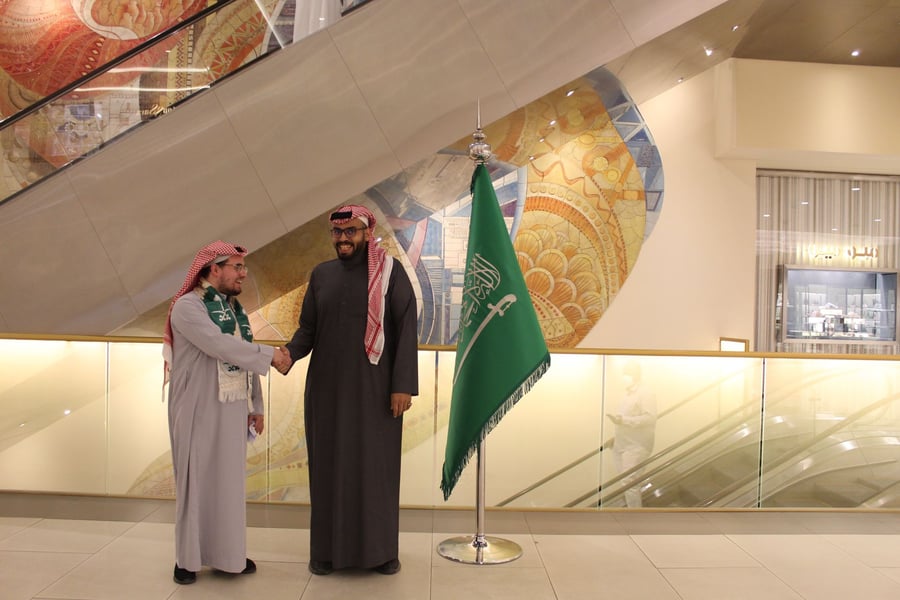 תיעוד: העסקן החרדי ביקר את הבלוגר הסעודי