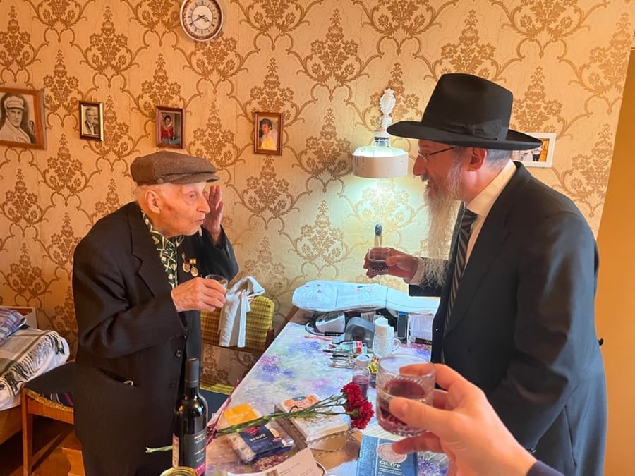 מוסקבה: אומרים תודה ל'וֶטֶרָנִים' היהודים