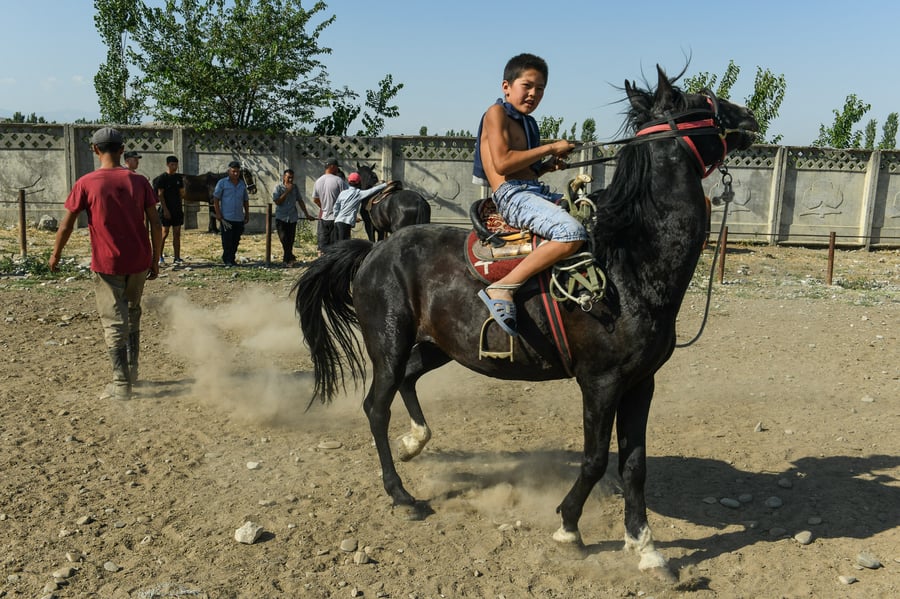 הצצה נדירה ומיוחדת למדינת קירגיזסטן • צפו