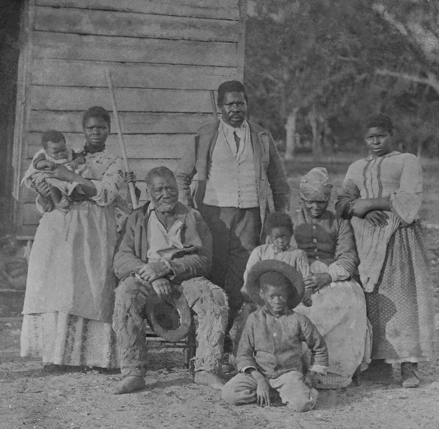 חמישה דורות של עבדים במטע של סמית' בביופורט, דרום קרוליינה. 1862