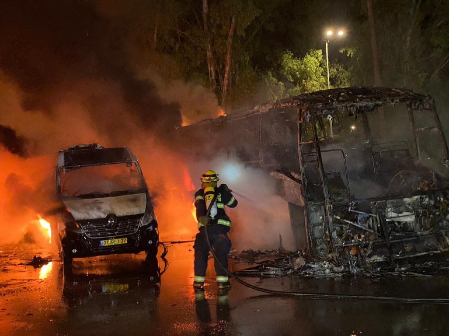 8 אוטובוסים נשרפו בקרית שמונה; תיעוד