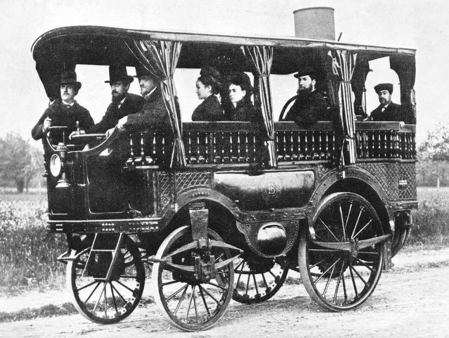L'Obéissante ('הצייתן') - רכב ההסעות הראשון הממונע בקיטור, בעל מהירות נסיעה של 30 קמ''ש. צרפת, 1875