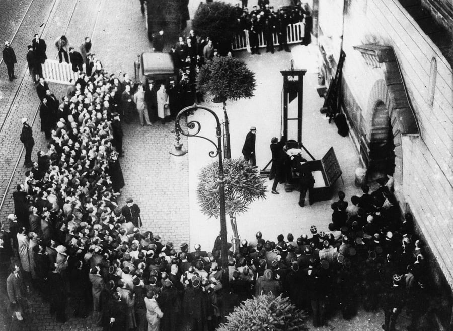 ההוצאה להורג האחרונה בצרפת באמצעות גיליוטינה. 1939