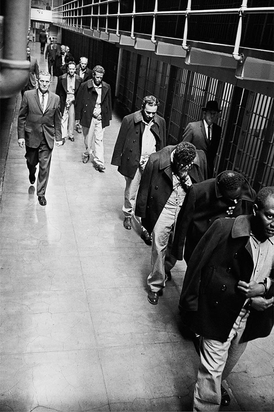 האסירים האחרונים במתקן הכליאה המפורסם 'אלקטרז' בארה"ב, מועברים לכלא אחר, לאחר שהממשל החליט שתפעול המתקן יקר מדי. 1963