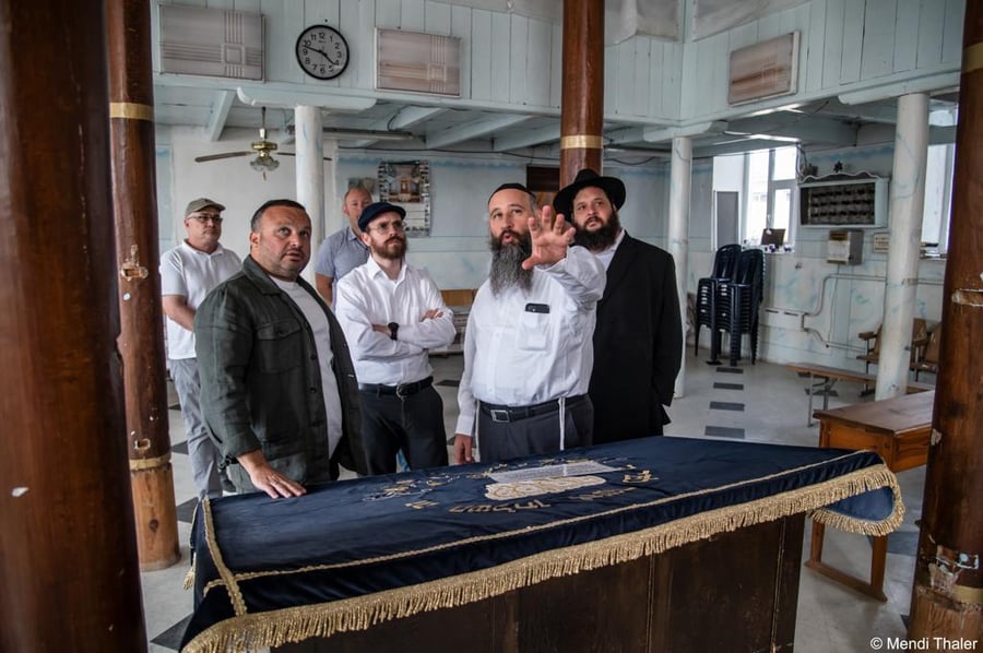 בצל הקרבות: בית הכנסת בציון רבי לוי יצחק מברדיטשוב מתרחב • תיעוד