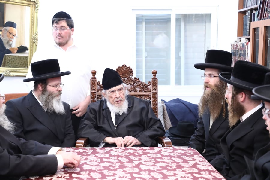 תיעוד: בחורי 'אורייתא' נבחנו על ההלכה אצל גדולי הרבנים