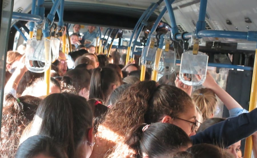 אוטובוס מפוצץ בנוסעים בירושלים