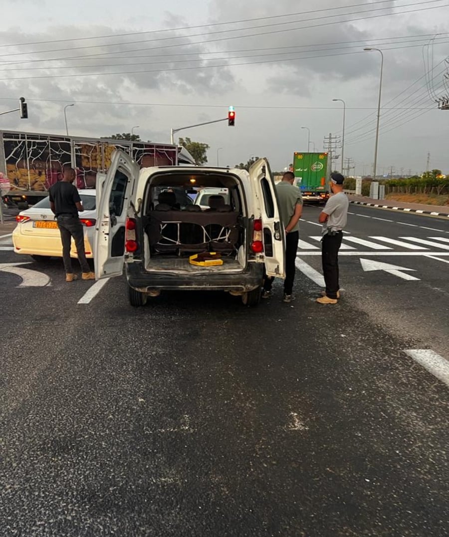 צפו: ניידות בילוש מפתיעות בכביש את 'גנבי האייפדים'