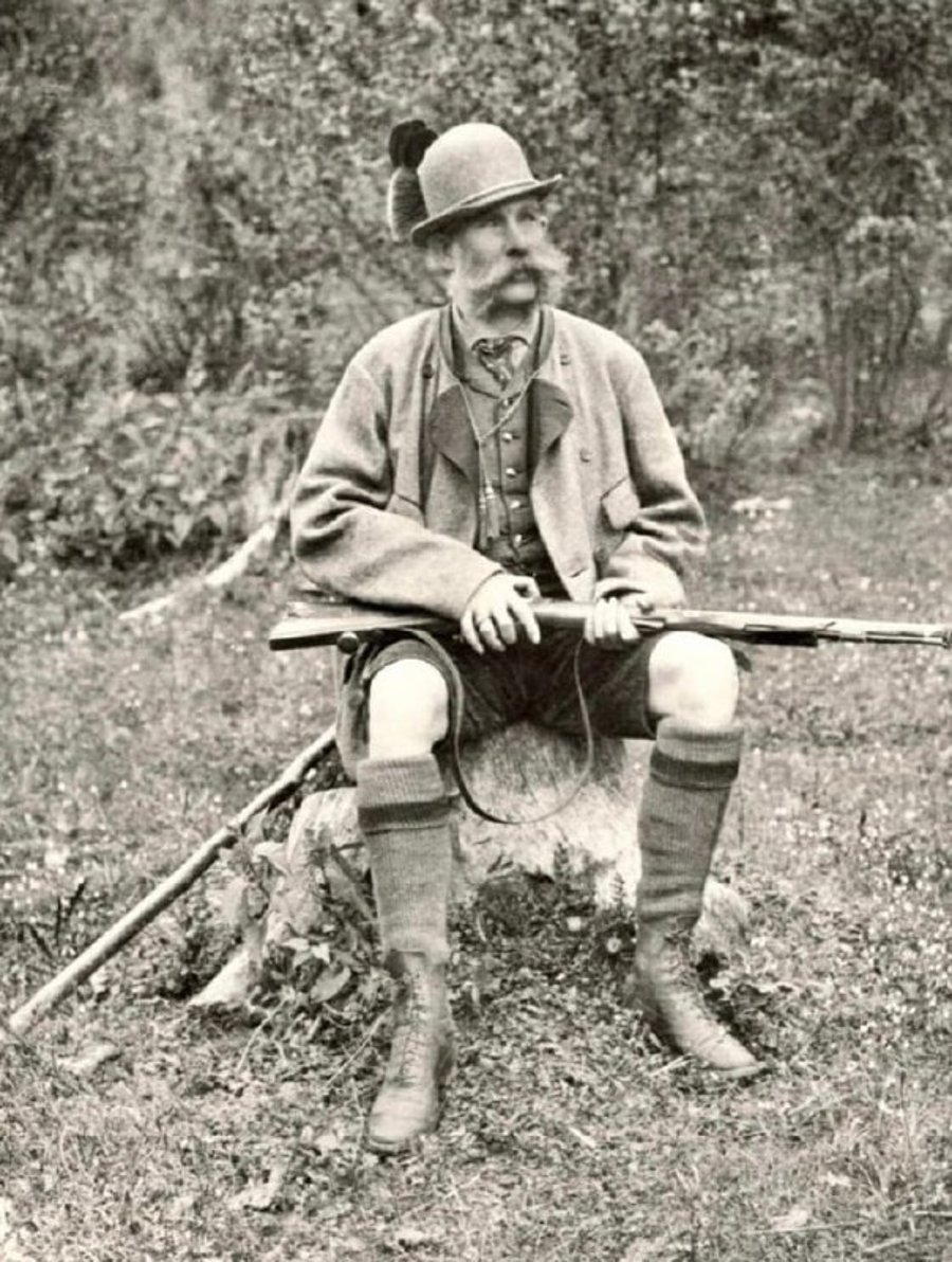 פרנץ יוזף, קיסר ממלכת אוסטרו-הונגריה, במסע ציד. אוסטריה, 1900