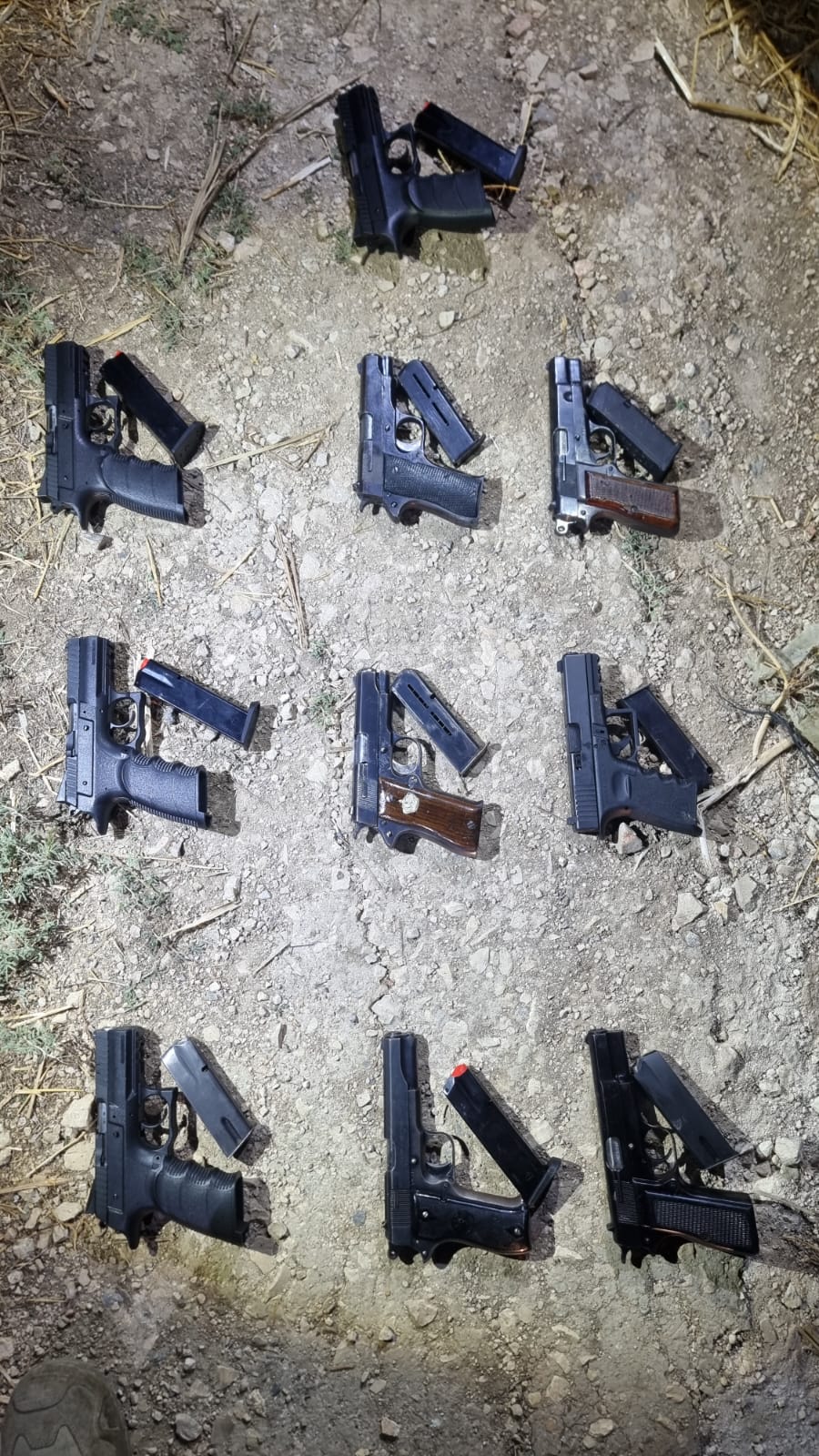 כך סוכלה הברחת 10 אקדחים בגבול ירדן • תיעוד
