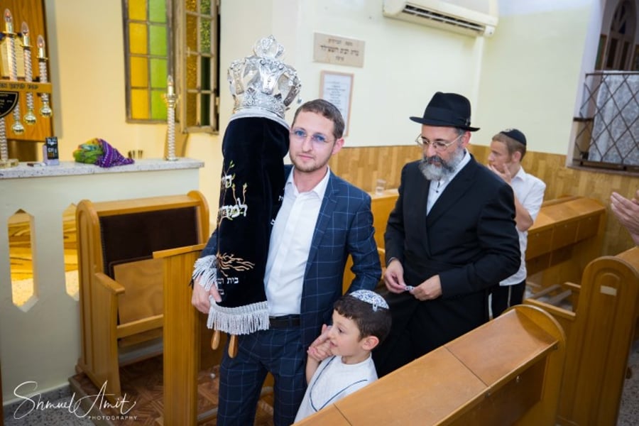 חג גבעת עדה: בית הכנסת נפתח מחדש והרב החרדי הוכתר לרב
