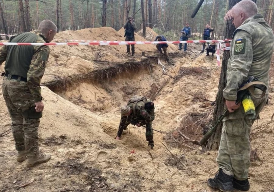 הזוועה באוקראינה: גופות נמצאו עם חבלים סביב צוואריהן