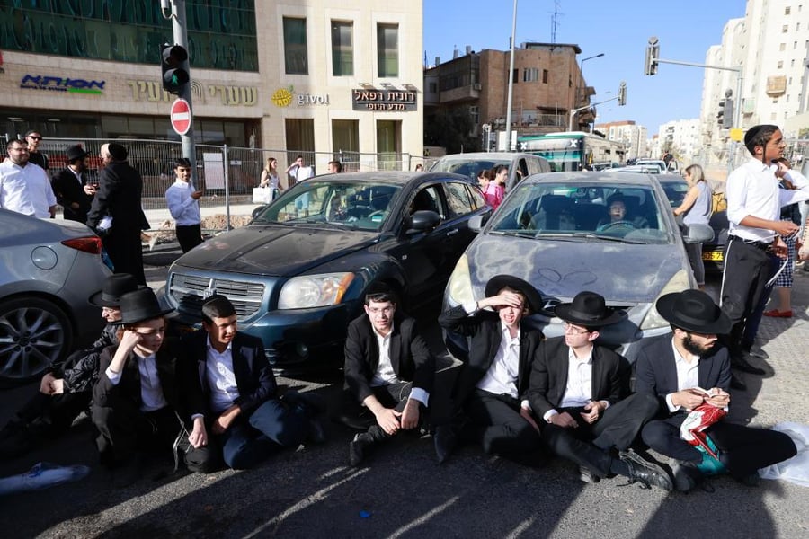 אברך נעצר בדרך לאומן; עשרות מפגינים בירושלים