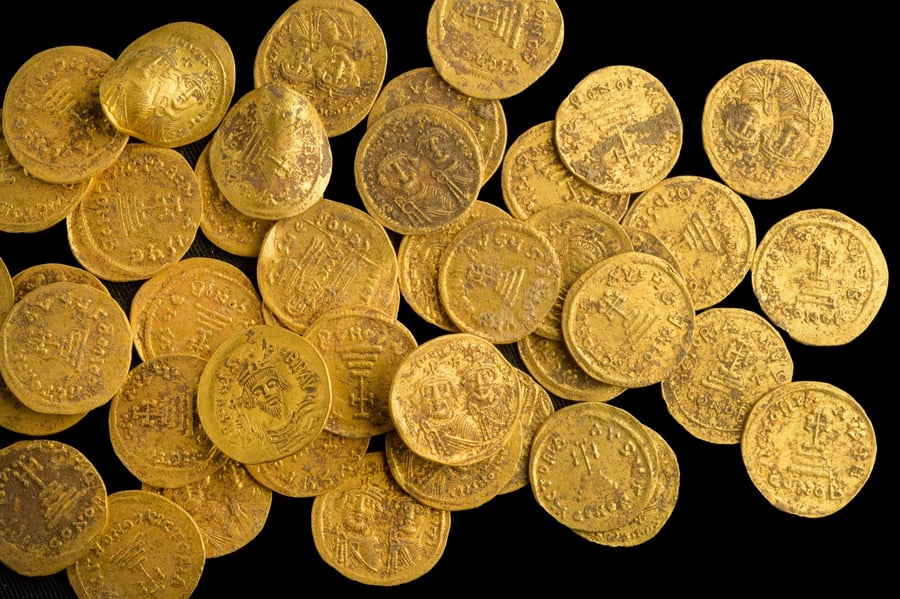 בחפירות ב'בניאס' התגלה מטמון מלפני 1,400 שנים | תיעוד