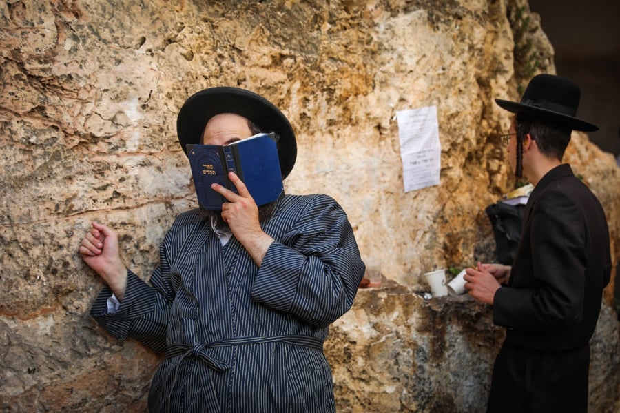 אלפים בציון שמעון הצדיק בירושלים | תיעוד