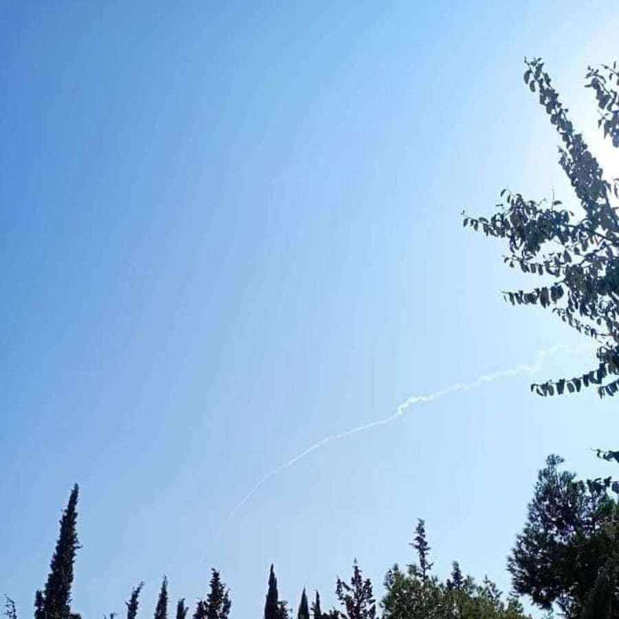 "תקיפה ישראלית" בסוריה - לאור יום; שובל עשן בשמי דמשק