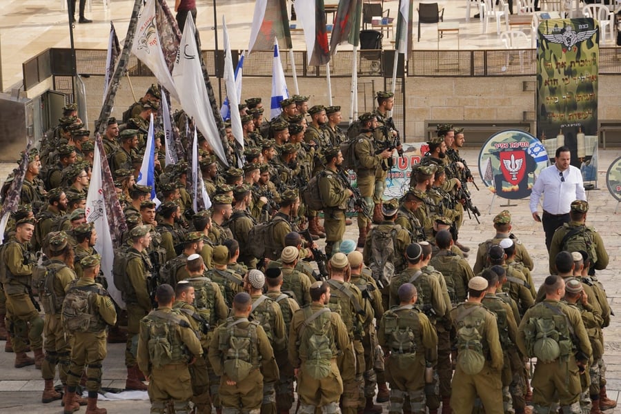מאות החיילים החרדים נפרדו בצעדה חגיגית ברחובות ירושלים