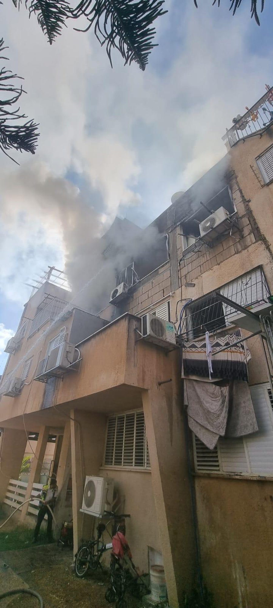שריפה פרצה בדירה בבני ברק; נזק רב נגרם לרכוש