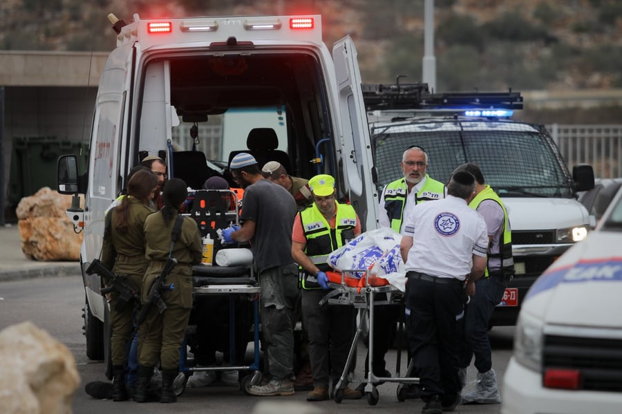 הפיגוע באריאל: 3 נרצחים, 3 פצועים | תיעוד מסכם