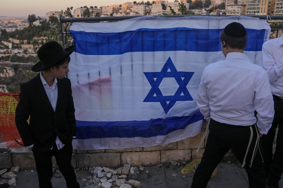 נר נשמה ולוח מחורר: כך נראה איזור הפיגוע היום בירושלים