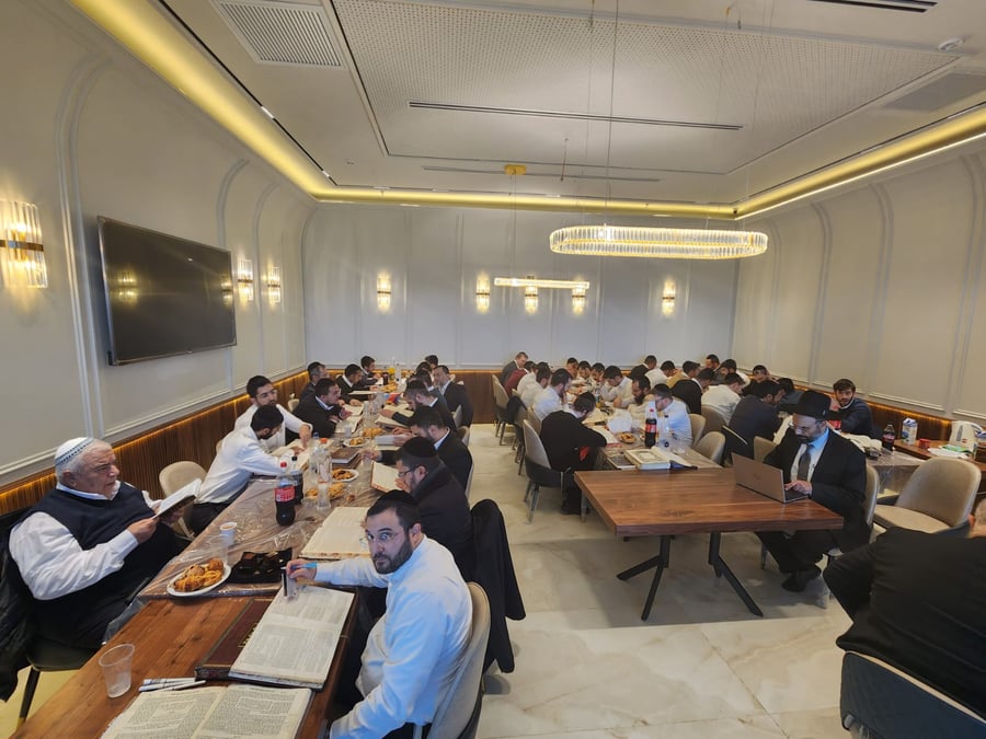 אברכי הכולל פתחו את המסעדה הירושלמית הגדולה בעיר