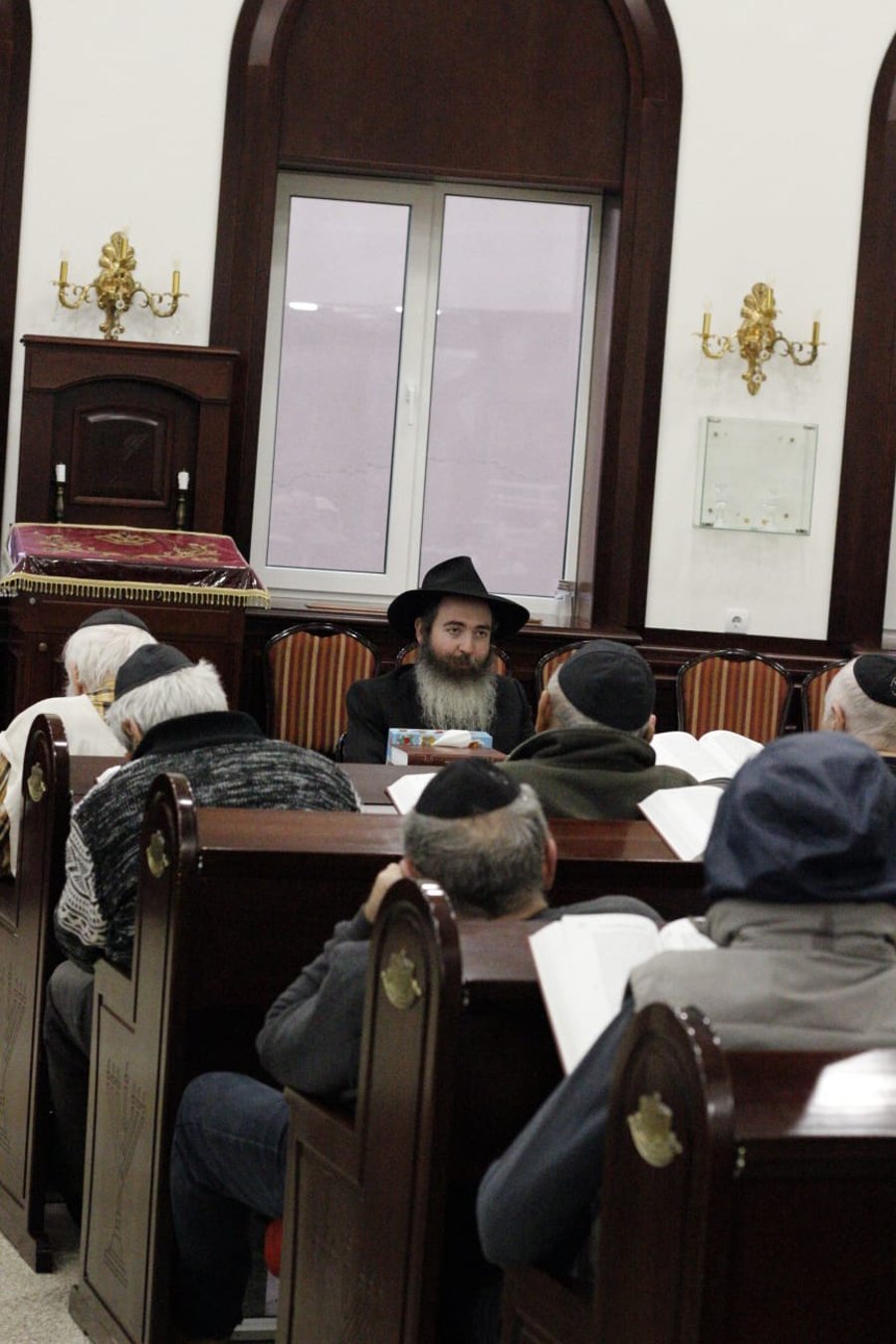 תיעוד מרגש: עשרות יהודים מאוקראינה בציון בעל התניא