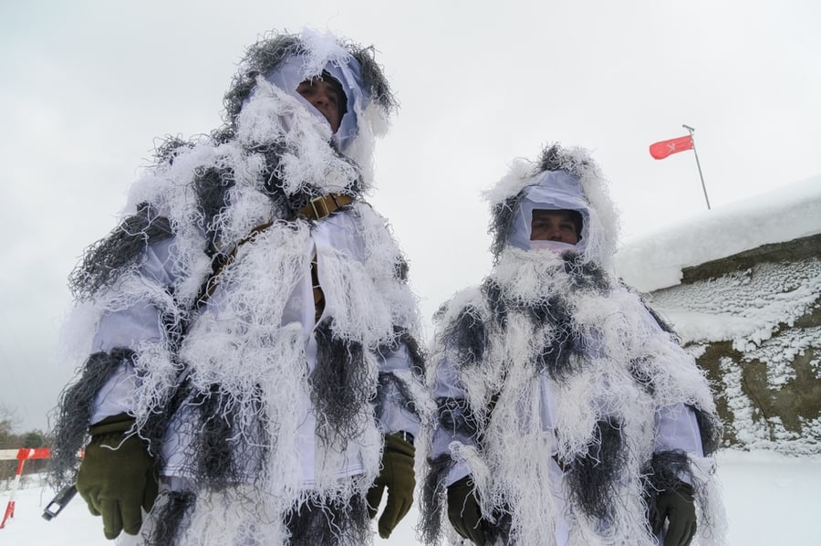 בלי חשמל: לוחמים תחת שלג בלבוב, אוקראינה