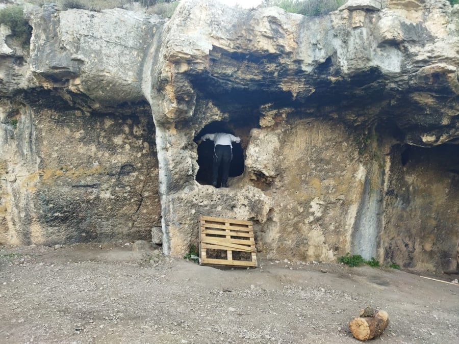 מבקרים במערת הנזירים - מערת רשב"י, השבוע