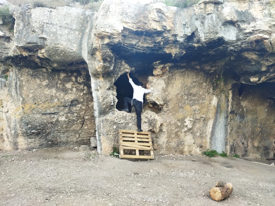 מבקרים במערת הנזירים - מערת רשב"י, השבוע