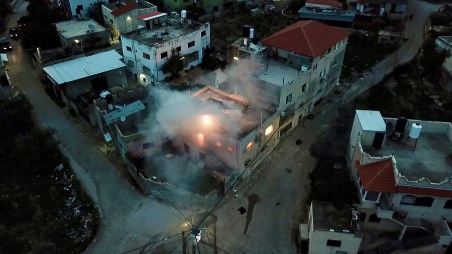 תיעודים דרמטים: בית המחבלים מתפוצץ; 2 פלסטינים נהרגו