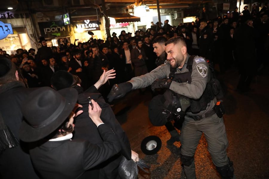 תיעוד מסכם: ההפגנה הסוערת הערב נגד חנות הסלולר בירושלים