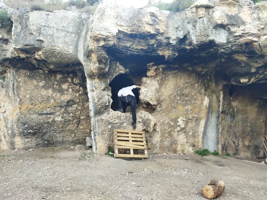מבקרים במערת הנזירים - מערת רשב"י