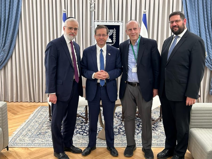 משלחת של ארגון ה-OU הגיעה לביתו של נשיא המדינה יצחק הרצוג בירושלים