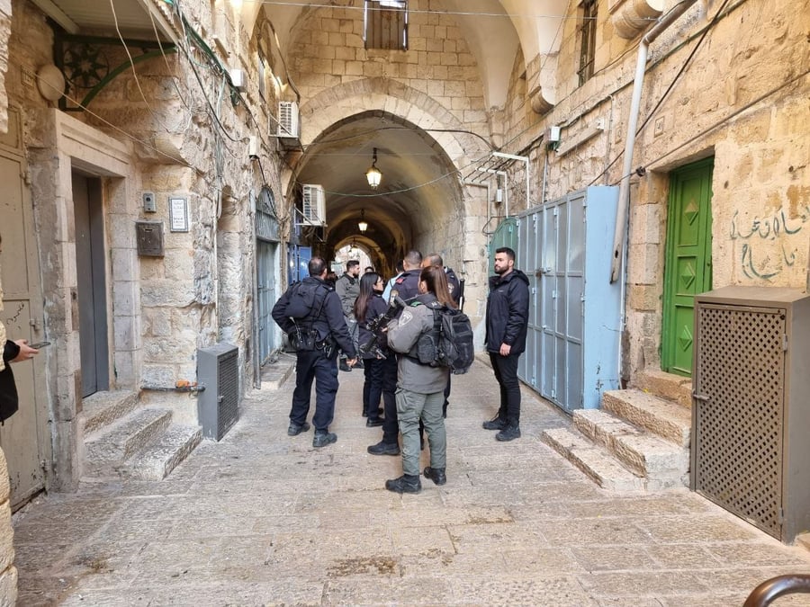 פיגוע דקירה בירושלים: המחבל בן 14 נעצר בהר הבית