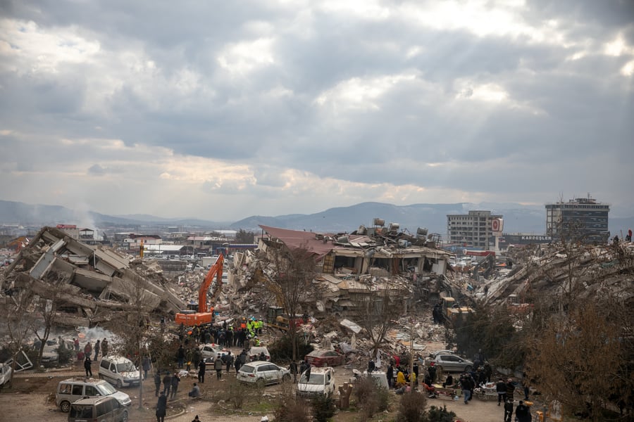 35 אלף הרוגים, אלפי בניינים הרוסים ו-94 תמונות | חיים גולדברג במסע מצולם בטורקיה