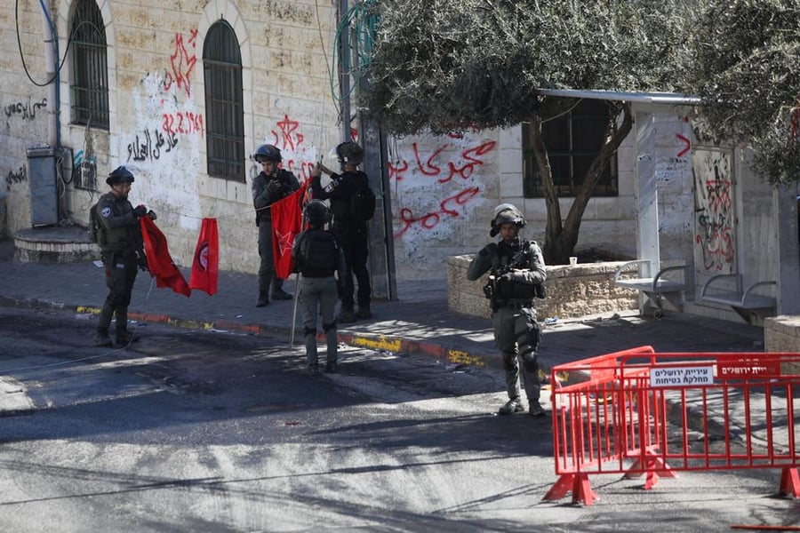השביתה הערבית במזרח ירושלים; עימותים בין צעירים למבוגרים