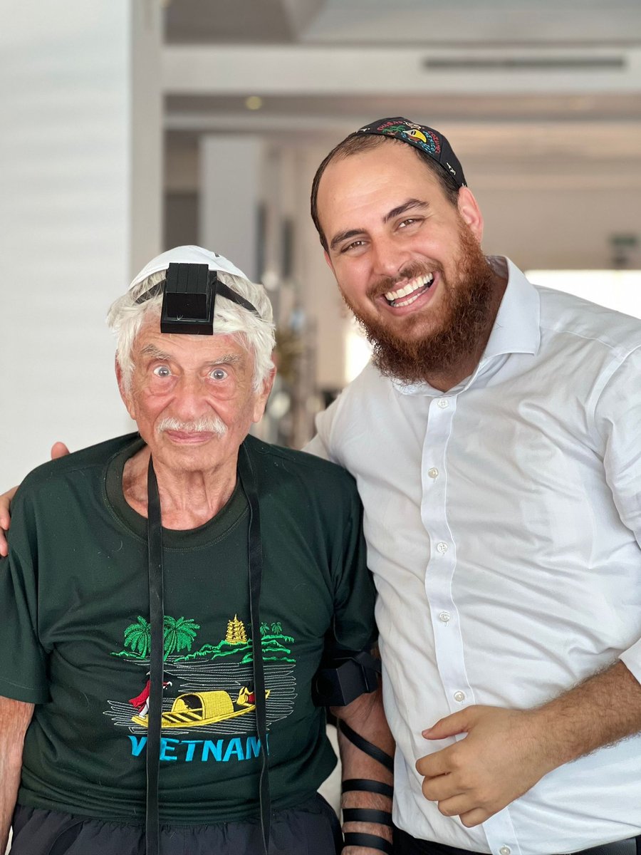 השגחה פרטית מרגשת: כך חגגו בר מצווה ליהודי בן 102! • צפו