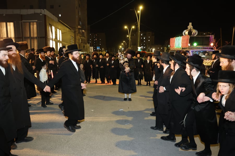 הכנסת ספר תורה לביהמ"ד 'דברי נפתלי' טשאקווא בבית שמש