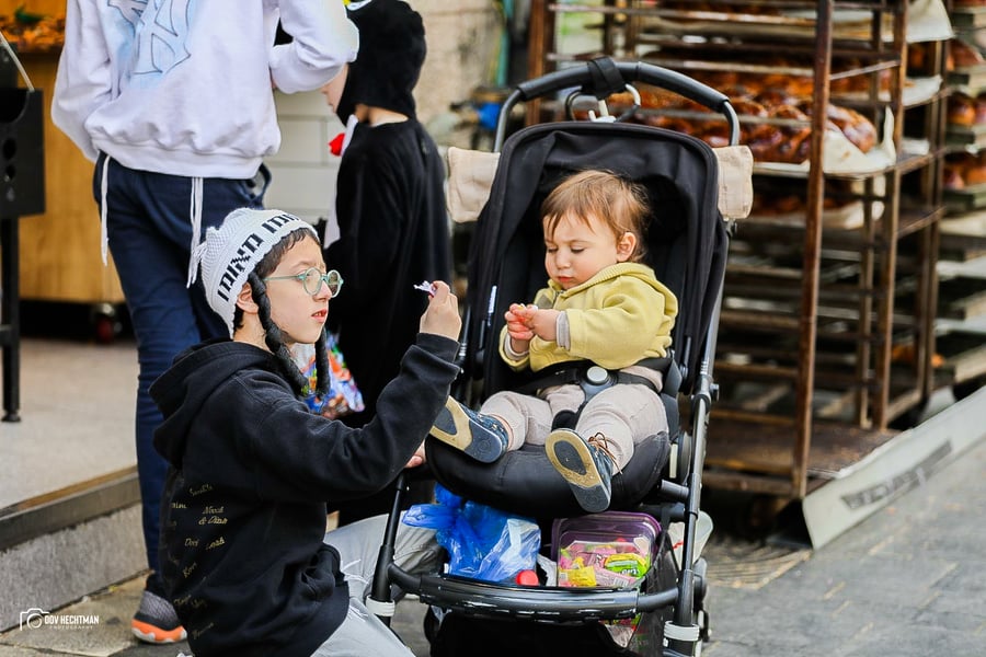 124 תמונות מרהיבות מהאווירה המיוחדת של פורים בירושלים