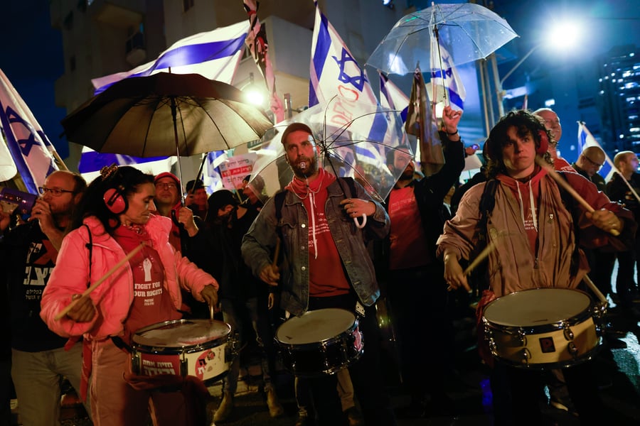 ההפגנה הסוערת נגד ח"כ משה גפני בבני ברק | תיעוד מסכם