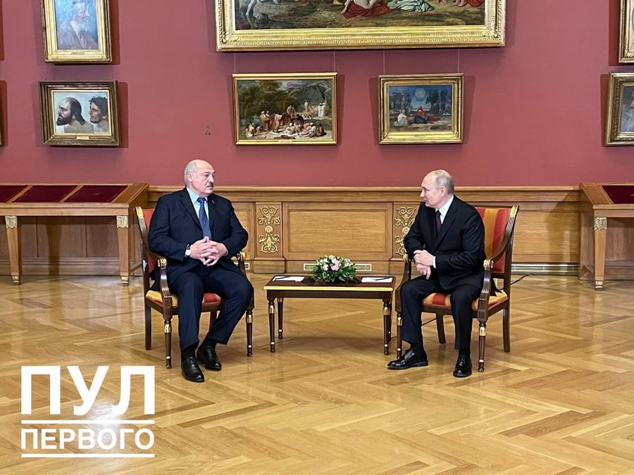 בן הברית הקרוב ביותר של פוטין; נשיא רוסיה עם הרודן מבלארוס לוקשנקו