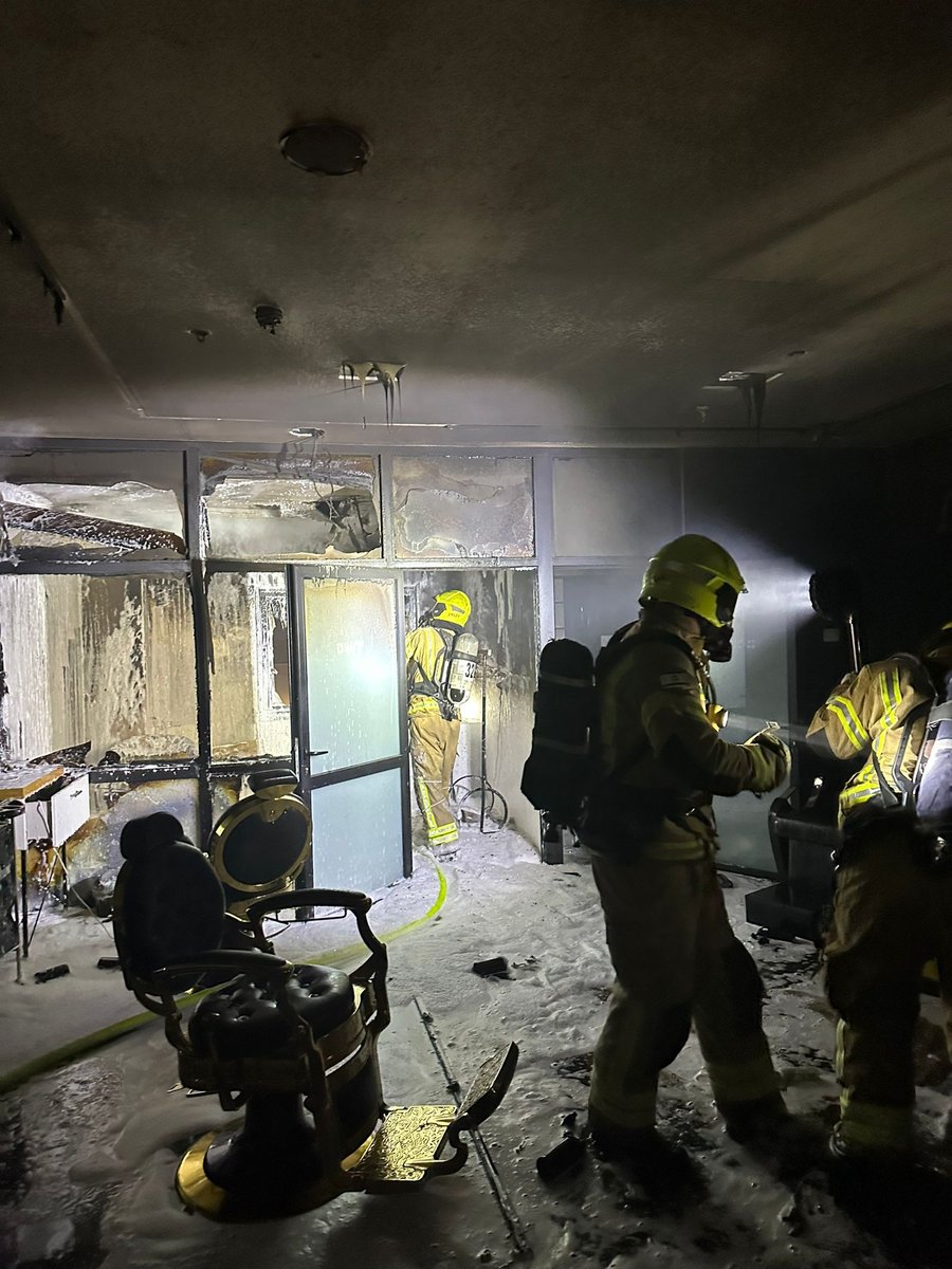 "נבדק חשד להצתה מכוונת": מכון יופי עלה הלילה באש