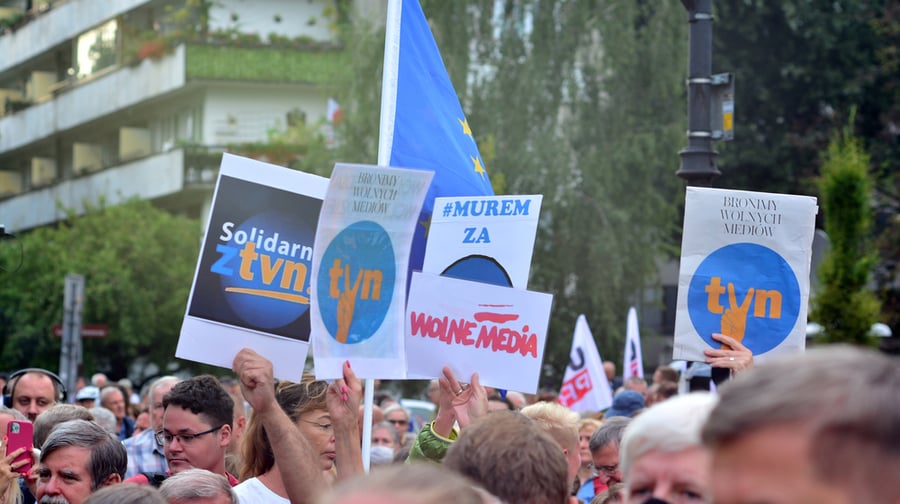 מחאות בפולין נגד הגבלת כלי התקשורת